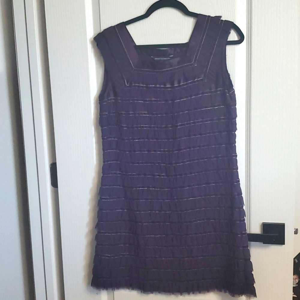 Woman's purple silk sleeveless short dress. SIZE 6
